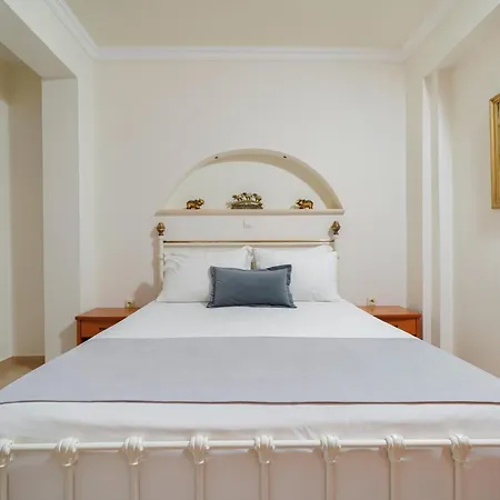 εsperides Golden Apartment *